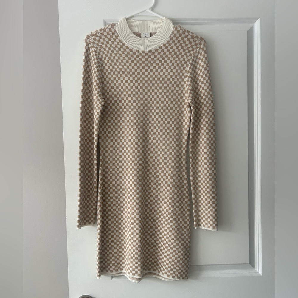 Abercrombie & Fitch Long Sleeve Checkered Dress in Cream and Brown